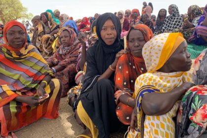 World News in Brief: UN scales up Ebola response, refugees ‘exiled’ in Africa, Political tensions escalate in Somalia