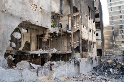 Lebanon: Families flee Beirut as Israel threatens renewed strikes on Hezbollah