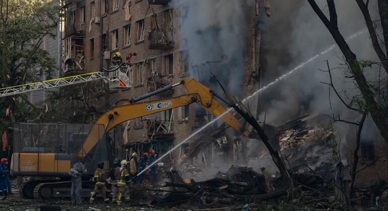 Massive Russian strike on Kyiv: ‘I hope my friends are alive’