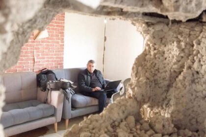 Gaza radio station re-opens, bringing voices from the rubble