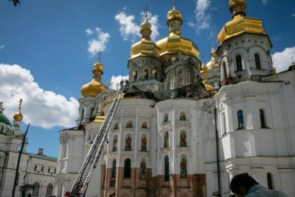 Ukraine: Latest Russian attack kills civilians, damages cultural landmark